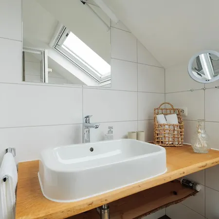 Apartment Am Waldrand Mit Panoramablick | Balkon | 2 Personen + 1 Kleinkind Glatten