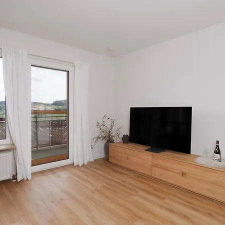 Am Waldrand Mit Panoramablick | Balkon | 2 Personen + 1 Kleinkind Apartment