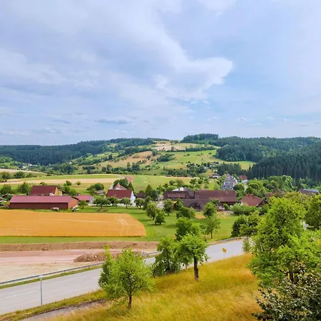 Am Waldrand Mit Panoramablick | Balkon | 2 Personen + 1 Kleinkind *