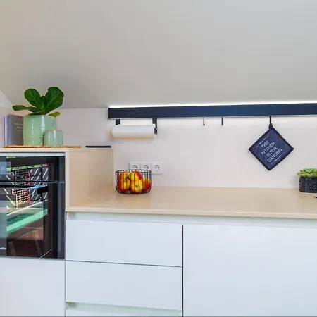Apartment Am Waldrand Mit Panoramablick | Balkon | 2 Personen + 1 Kleinkind