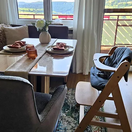 Apartment Am Waldrand Mit Panoramablick | Balkon | 2 Personen + 1 Kleinkind *