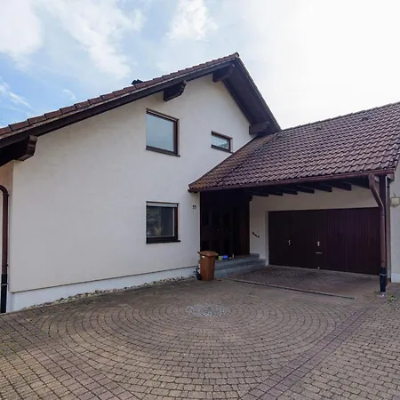 Am Waldrand Mit Panoramablick | Balkon | 2 Personen + 1 Kleinkind