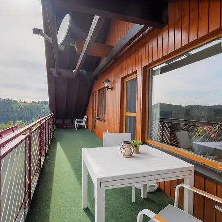 Am Waldrand Mit Panoramablick | Balkon | 2 Personen + 1 Kleinkind *